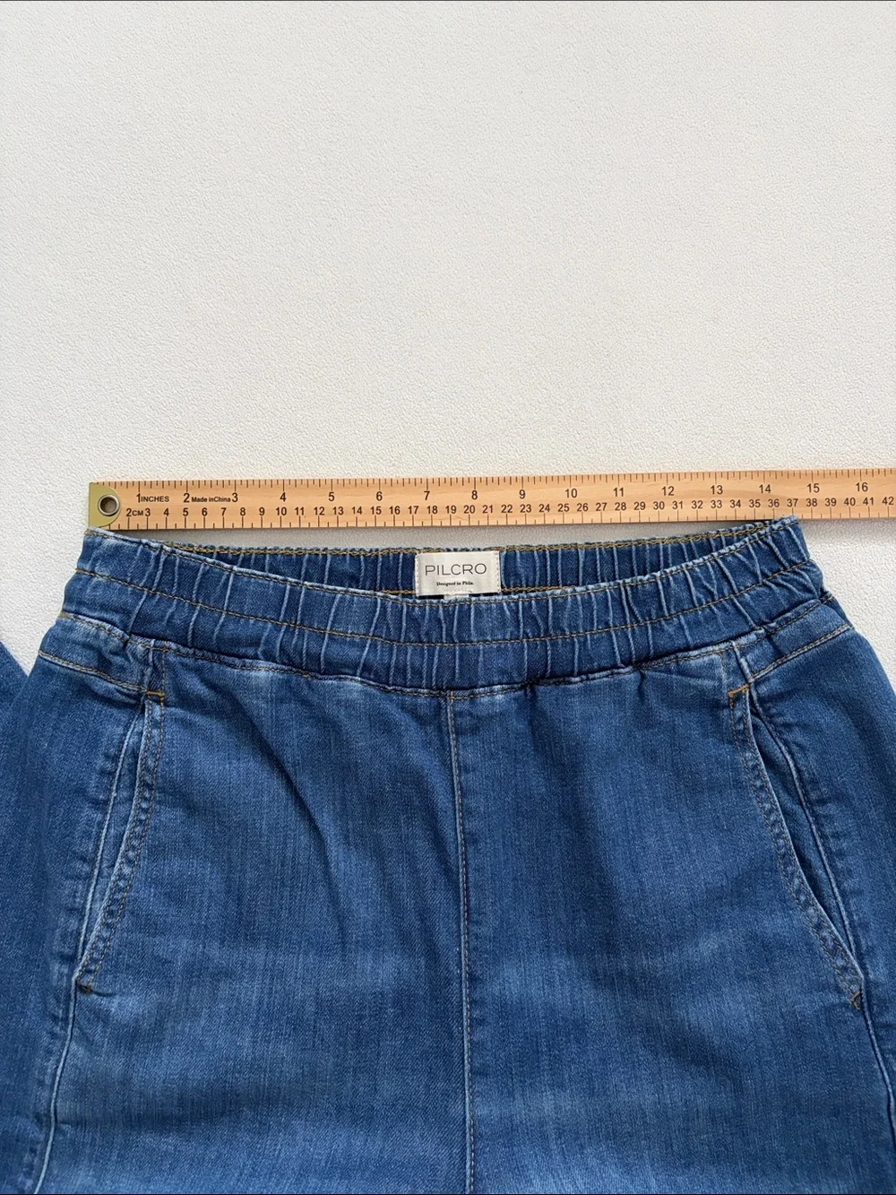 Pilcro Anthropologie The Izzie Relaxed Barrel Pull-On Elastic Waist Jeans